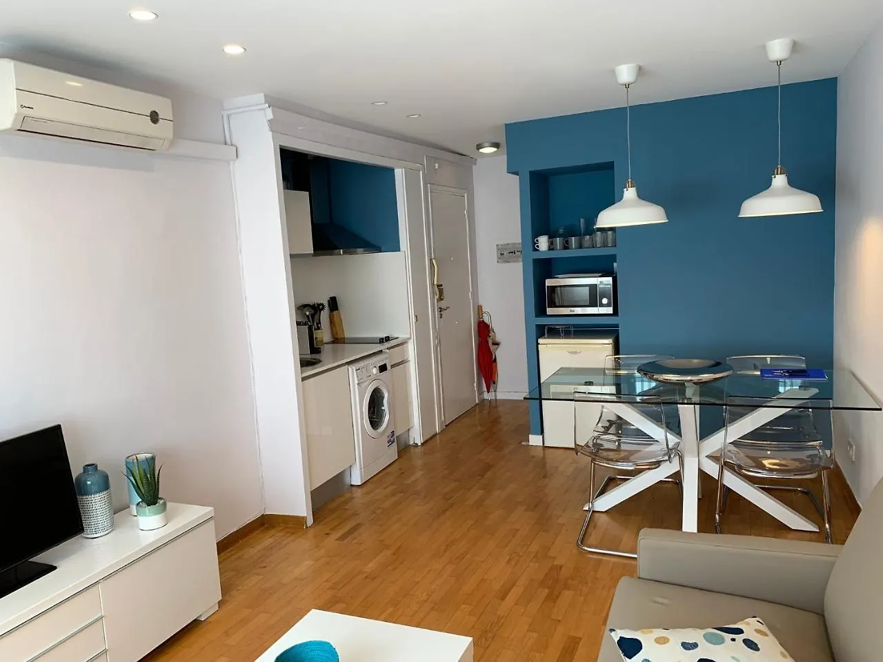 Apartamento Rambla Catalunya Barcelona 0*,  Spain